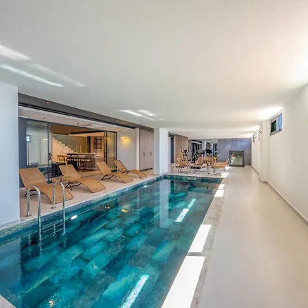 Villa Safran Flower *